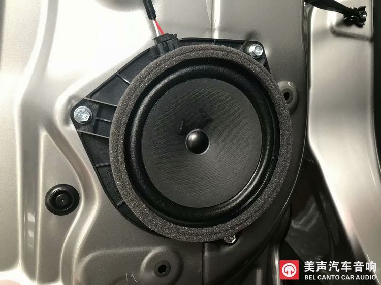 原车中低音喇叭展示即将升级的音响器材集体亮相雷克萨斯rx300原车